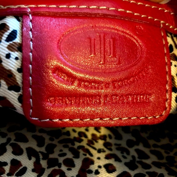 ili New York Leather Cross Body Bag - Bright Red - Picture 6 of 10